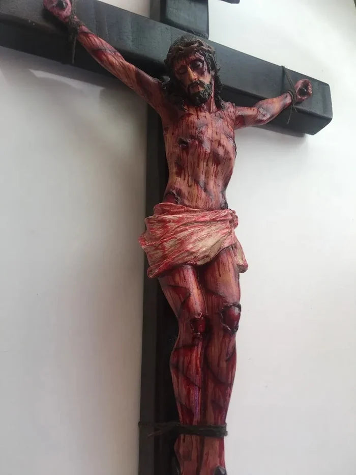 Handmade - Realistic Crucifix Christ